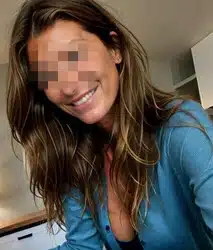 Masseer me tot je vingers mijn kutje raken